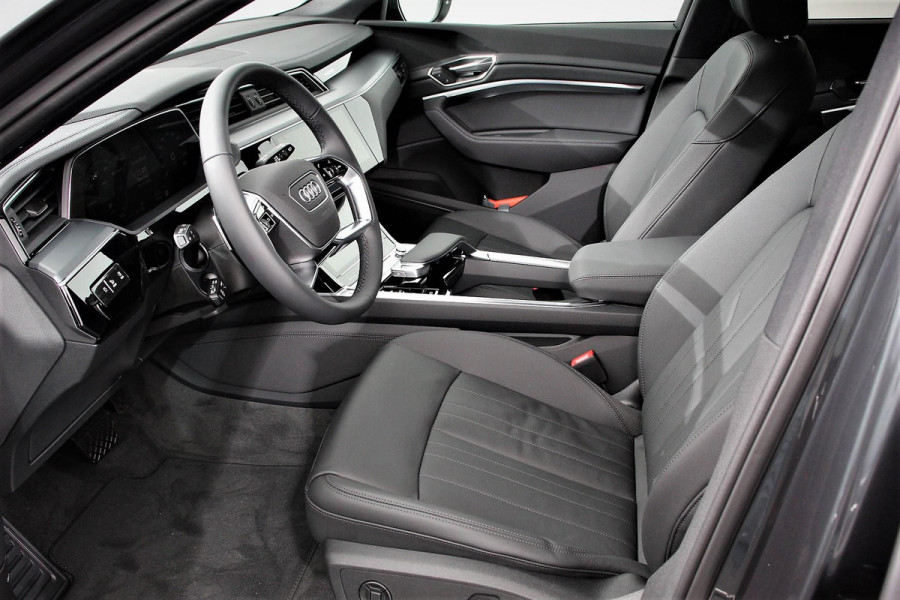 Audi e-tron 55 quattro Advanced edition Plus 408pk | Lederen bekleding | Navigatie | Climate Control | Camera | Extra Getint glas | Parkeer sensoren