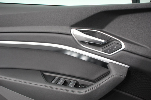 Audi e-tron 55 quattro Advanced edition Plus 408pk | Lederen bekleding | Navigatie | Climate Control | Camera | Extra Getint glas | Parkeer sensoren