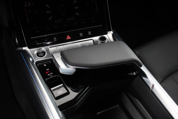 Audi e-tron 55 quattro Advanced edition Plus 408pk | Lederen bekleding | Navigatie | Climate Control | Camera | Extra Getint glas | Parkeer sensoren