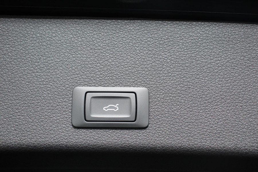Audi e-tron 55 quattro Advanced edition Plus 408pk | Lederen bekleding | Navigatie | Climate Control | Camera | Extra Getint glas | Parkeer sensoren