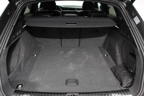 Audi e-tron 55 quattro Advanced edition Plus 408pk | Lederen bekleding | Navigatie | Climate Control | Camera | Extra Getint glas | Parkeer sensoren