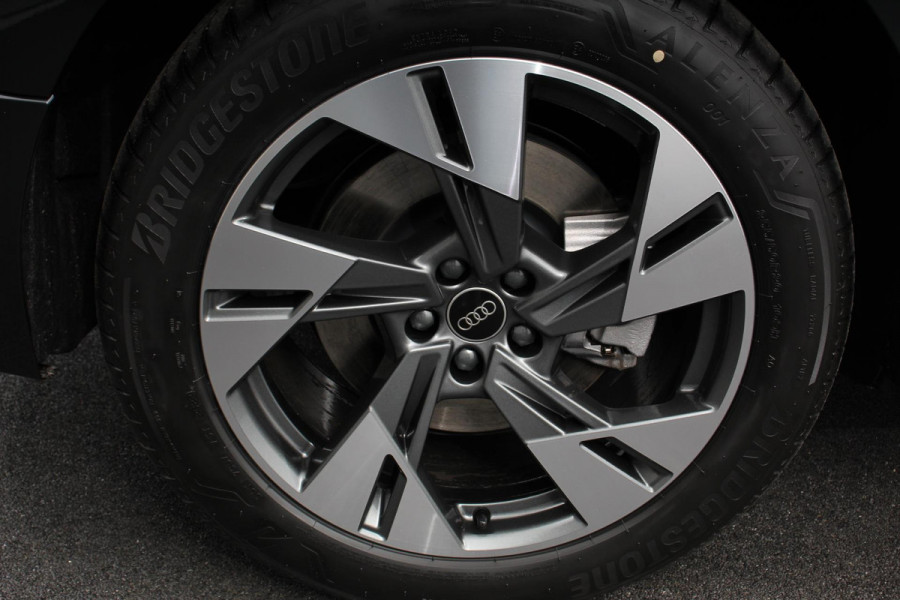 Audi e-tron 55 quattro Advanced edition Plus 408pk | Lederen bekleding | Navigatie | Climate Control | Camera | Extra Getint glas | Parkeer sensoren