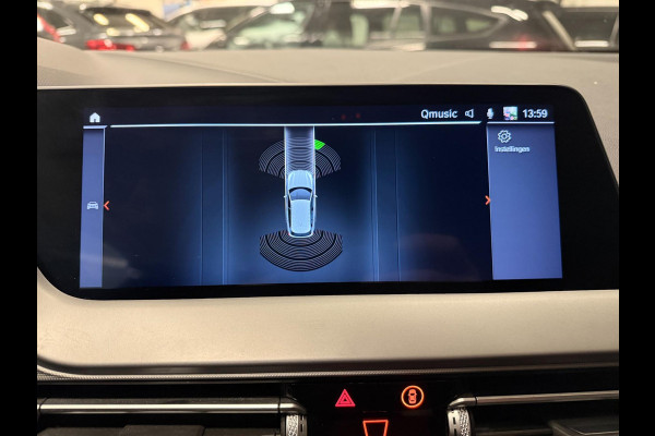 BMW 1-serie 118i Executive Edition V-COCKPIT/NAVI/LED/CARPLAY/ECC/PDC/CRUISE///