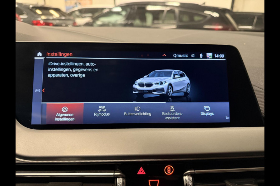 BMW 1-serie 118i Executive Edition V-COCKPIT/NAVI/LED/CARPLAY/ECC/PDC/CRUISE///