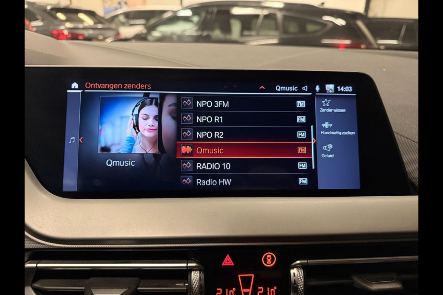 BMW 1-serie 118i Executive Edition V-COCKPIT/NAVI/LED/CARPLAY/ECC/PDC/CRUISE///