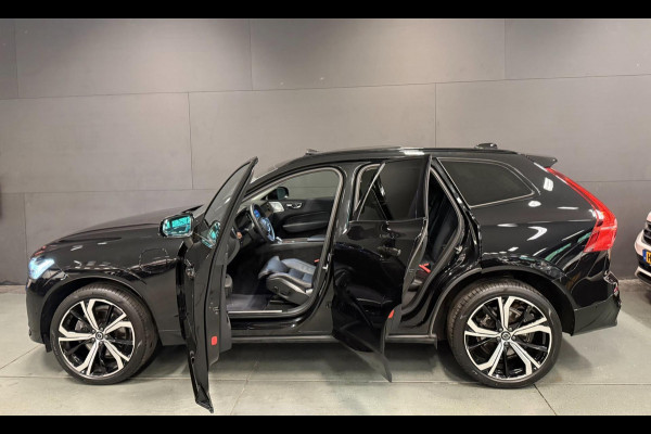 Volvo XC60 2.0 T8 455PK AWD R-DESIGN BLACK B&W/PANO/LEDER/H-UP/360CAM/STOEL-M+KOELING///