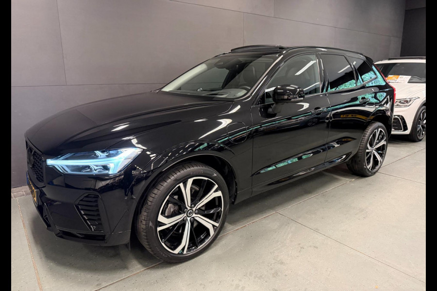 Volvo XC60 2.0 T8 455PK AWD R-DESIGN BLACK B&W/PANO/LEDER/H-UP/360CAM/STOEL-M+KOELING///