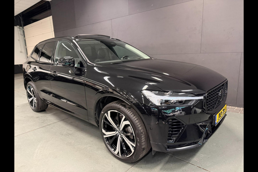 Volvo XC60 2.0 T8 455PK AWD R-DESIGN BLACK B&W/PANO/LEDER/H-UP/360CAM/STOEL-M+KOELING///