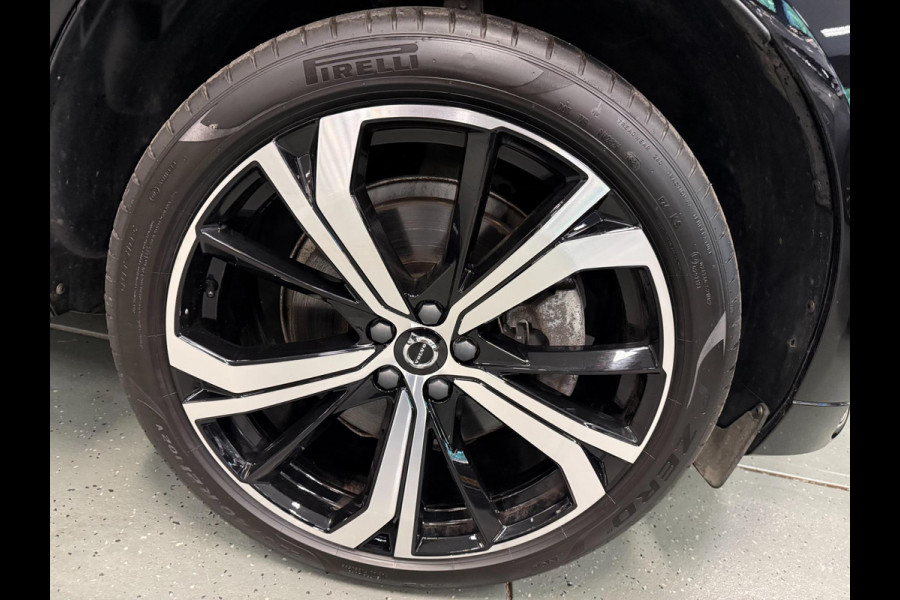 Volvo XC60 2.0 T8 455PK AWD R-DESIGN BLACK B&W/PANO/LEDER/H-UP/360CAM/STOEL-M+KOELING///