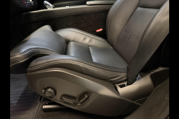 Volvo XC60 2.0 T8 455PK AWD R-DESIGN BLACK B&W/PANO/LEDER/H-UP/360CAM/STOEL-M+KOELING///