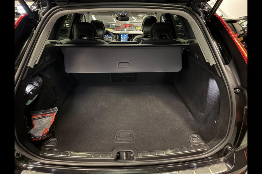 Volvo XC60 2.0 T8 455PK AWD R-DESIGN BLACK B&W/PANO/LEDER/H-UP/360CAM/STOEL-M+KOELING///