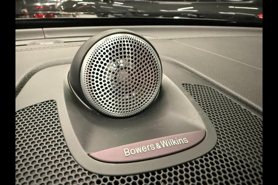 Volvo XC60 2.0 T8 455PK AWD R-DESIGN BLACK B&W/PANO/LEDER/H-UP/360CAM/STOEL-M+KOELING///