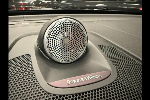 Volvo XC60 2.0 T8 455PK AWD R-DESIGN BLACK B&W/PANO/LEDER/H-UP/360CAM/STOEL-M+KOELING///