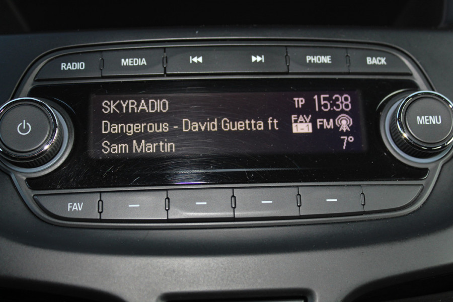 Opel KARL 1.0-75pk ecoFLEX Edition. Erg nette hoogzitter ! Slechts 59.000km ! Airco, parkeersensoren achter, cruise control, Bluetooth telefoonvoorbereidng, metallic lak etc.