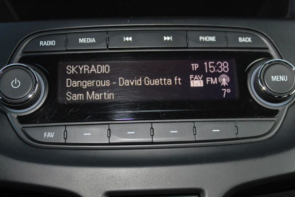 Opel KARL 1.0-75pk ecoFLEX Edition. Erg nette hoogzitter ! Slechts 59.000km ! Airco, parkeersensoren achter, cruise control, Bluetooth telefoonvoorbereidng, metallic lak etc.