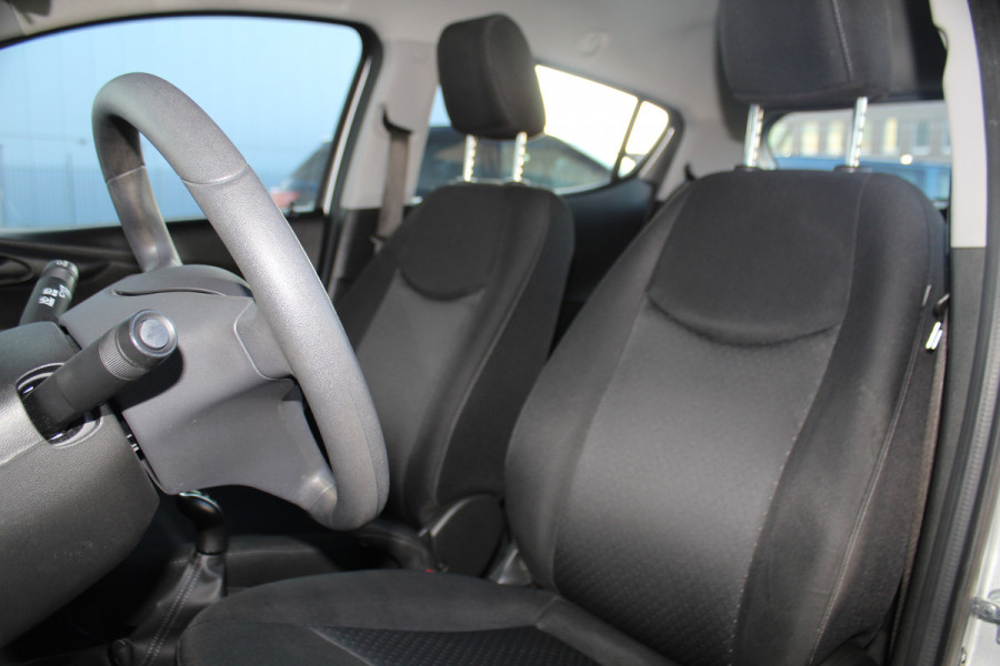 Opel KARL 1.0-75pk ecoFLEX Edition. Erg nette hoogzitter ! Slechts 59.000km ! Airco, parkeersensoren achter, cruise control, Bluetooth telefoonvoorbereidng, metallic lak etc.