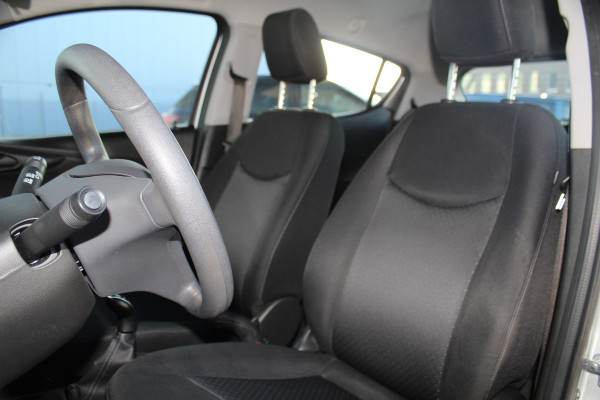 Opel KARL 1.0-75pk ecoFLEX Edition. Erg nette hoogzitter ! Slechts 59.000km ! Airco, parkeersensoren achter, cruise control, Bluetooth telefoonvoorbereidng, metallic lak etc.