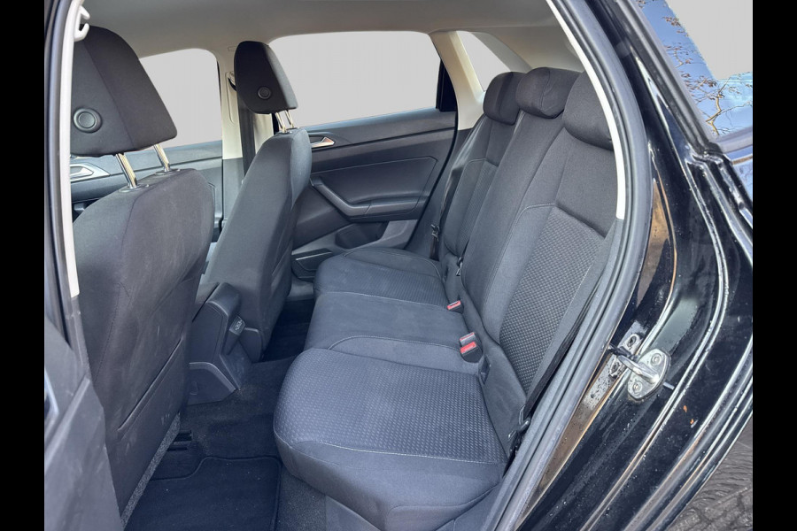 Volkswagen Polo 1.0 TSI Comfortline Business Parkeersensoren | Cruise control