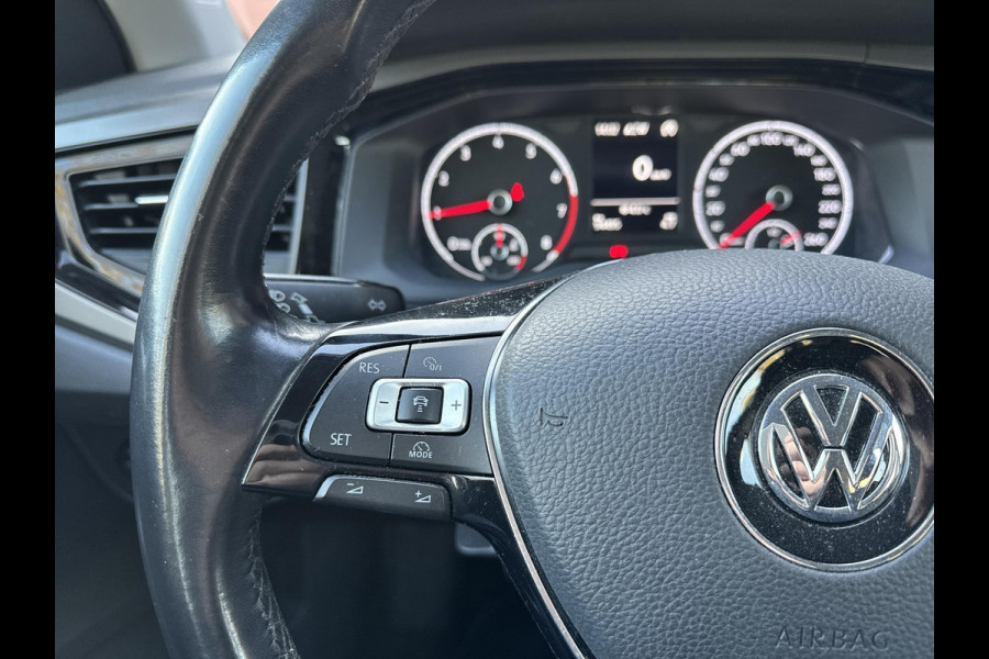 Volkswagen Polo 1.0 TSI Comfortline Business Parkeersensoren | Cruise control