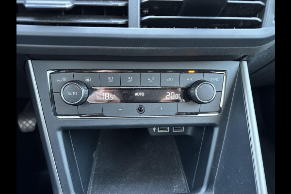 Volkswagen Polo 1.0 TSI Comfortline Business Parkeersensoren | Cruise control
