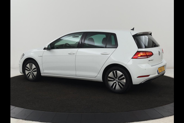 Volkswagen e-Golf E-DITION | Stoelverwarming | Warmtepomp | Carplay | Adaptive cruise | Virtual Cockpit | Navigatie | LED  Plus | Getint glas | Climate control