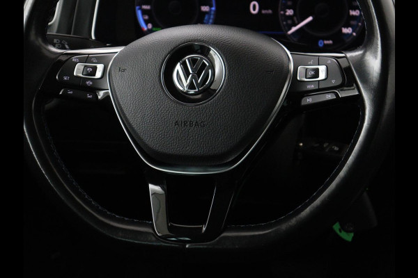 Volkswagen e-Golf E-DITION | Stoelverwarming | Warmtepomp | Carplay | Adaptive cruise | Virtual Cockpit | Navigatie | LED  Plus | Getint glas | Climate control