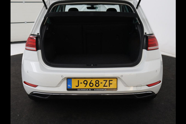 Volkswagen e-Golf E-DITION | Stoelverwarming | Warmtepomp | Carplay | Adaptive cruise | Virtual Cockpit | Navigatie | LED  Plus | Getint glas | Climate control