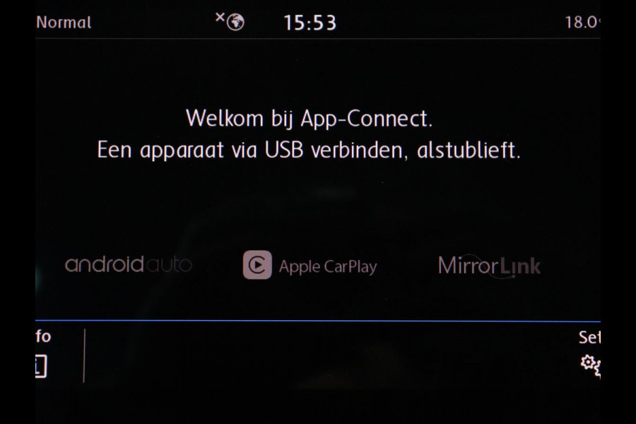 Volkswagen e-Golf E-DITION | Stoelverwarming | Warmtepomp | Carplay | Adaptive cruise | Virtual Cockpit | Navigatie | LED  Plus | Getint glas | Climate control
