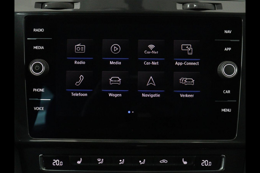 Volkswagen e-Golf E-DITION | Stoelverwarming | Warmtepomp | Carplay | Adaptive cruise | Virtual Cockpit | Navigatie | LED  Plus | Getint glas | Climate control