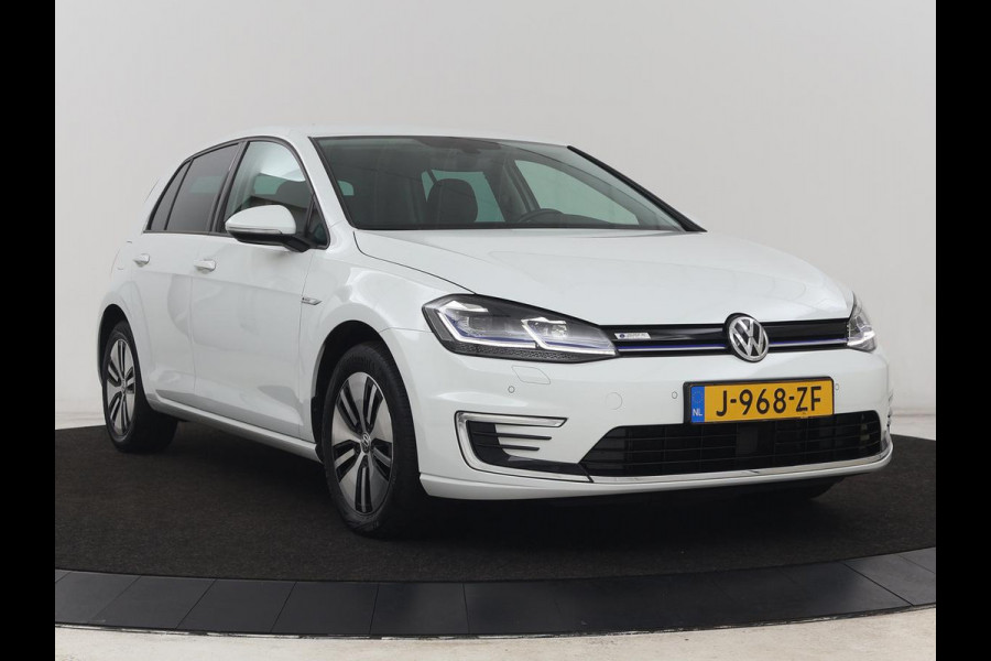 Volkswagen e-Golf E-DITION | Stoelverwarming | Warmtepomp | Carplay | Adaptive cruise | Virtual Cockpit | Navigatie | LED  Plus | Getint glas | Climate control