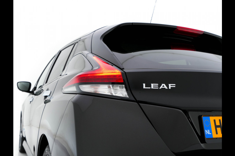 Nissan Leaf Tekna 40 kWh (SOH-83%) (INCL-BTW) *Aut.*LEATHER | FULL-LED | BOSE-AUDIO | TOPVIEW | DAB | KEYLESS | NAVI-FULLMAP | DAB | HEATED-COMFORTSEATS | PRIVACY-GLASS | ADAPTIVE-CRUISE | 17''ALU*