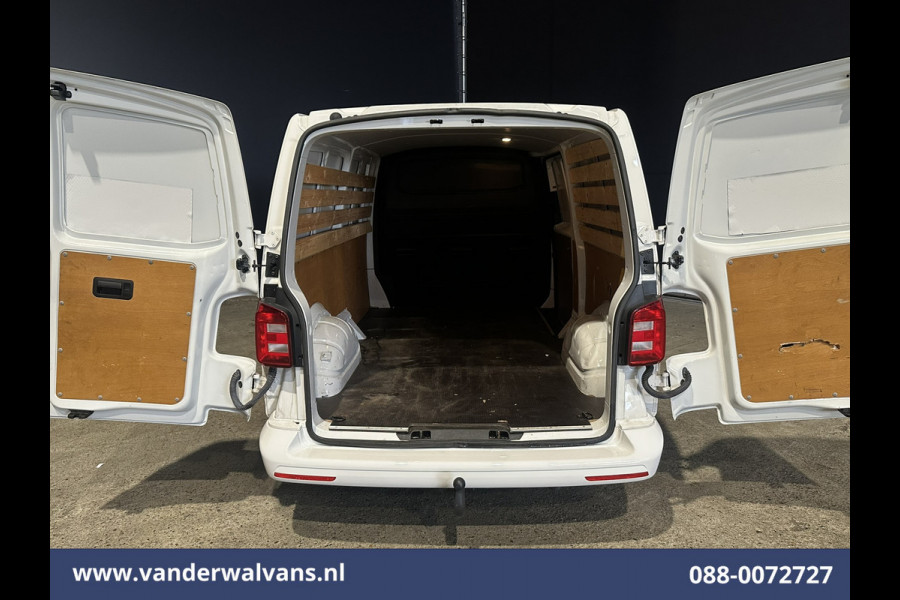 Volkswagen Transporter 2.0 TDI L2H1 Euro6 Airco | Camera | Apple Carplay | Trekhaak | Cruisecontrol Android Auto, Bijrijdersbank