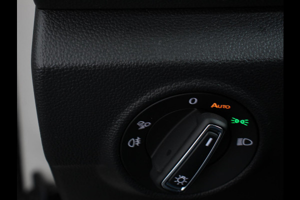 Volkswagen T-Roc 1.5 TSI 150pk DSG R-Line Edition | Navigatie | Apple Carplay/Android Auto | Electrische te openen kofferbak | Camera | Keyless start | Led | Dab | Adaptive Cruise Control