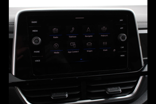 Volkswagen T-Roc 1.5 TSI 150pk DSG R-Line Edition | Navigatie | Apple Carplay/Android Auto | Electrische te openen kofferbak | Camera | Keyless start | Led | Dab | Adaptive Cruise Control