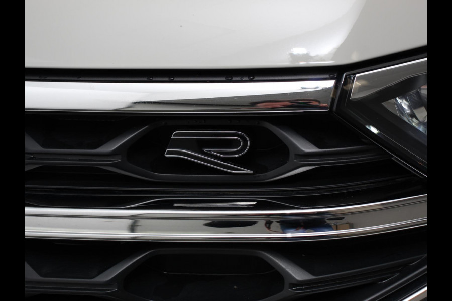 Volkswagen T-Roc 1.5 TSI 150pk DSG R-Line Edition | Navigatie | Apple Carplay/Android Auto | Electrische te openen kofferbak | Camera | Keyless start | Led | Dab | Adaptive Cruise Control