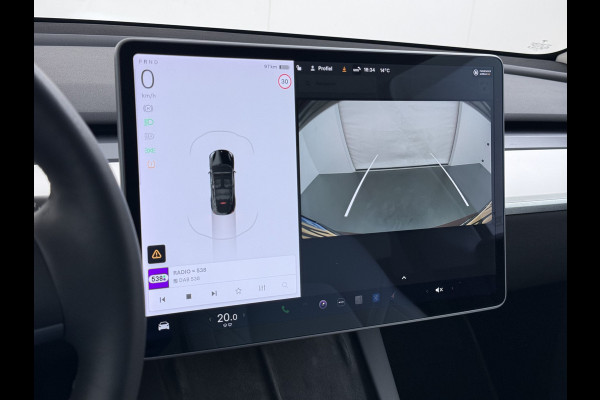 Tesla Model Y Long Range AWD 514pk SOH 85% Warmtepomp 20" Lmv Ivoor Leer Panoramadak Matrix-LED Autopilot Elektr.Stuur+Stoel+Verwarmd Navi Ecc Camera's Elektr.AchterKlep Parkeer Assistent Sentry-Mode Privacyglas Bluetooth Dodehoek detector Connected services Origineel Nederlandse Auto Batterij en Motorgarantie tot 23-12-2029/192.000km