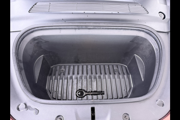 Tesla Model Y Long Range AWD 514pk SOH 85% Warmtepomp 20" Lmv Ivoor Leer Panoramadak Matrix-LED Autopilot Elektr.Stuur+Stoel+Verwarmd Navi Ecc Camera's Elektr.AchterKlep Parkeer Assistent Sentry-Mode Privacyglas Bluetooth Dodehoek detector Connected services Origineel Nederlandse Auto Batterij en Motorgarantie tot 23-12-2029/192.000km