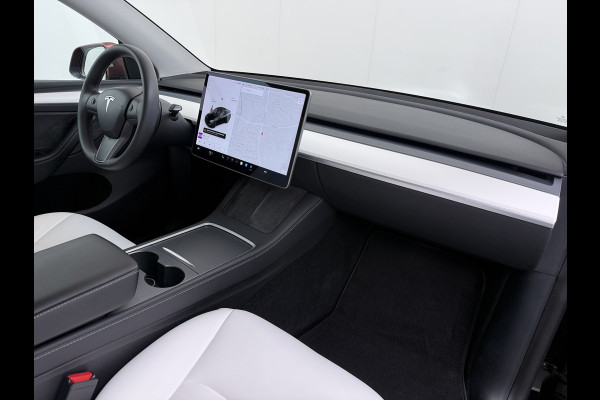 Tesla Model Y Long Range AWD 514pk SOH 85% Warmtepomp 20" Lmv Ivoor Leer Panoramadak Matrix-LED Autopilot Elektr.Stuur+Stoel+Verwarmd Navi Ecc Camera's Elektr.AchterKlep Parkeer Assistent Sentry-Mode Privacyglas Bluetooth Dodehoek detector Connected services Origineel Nederlandse Auto Batterij en Motorgarantie tot 23-12-2029/192.000km