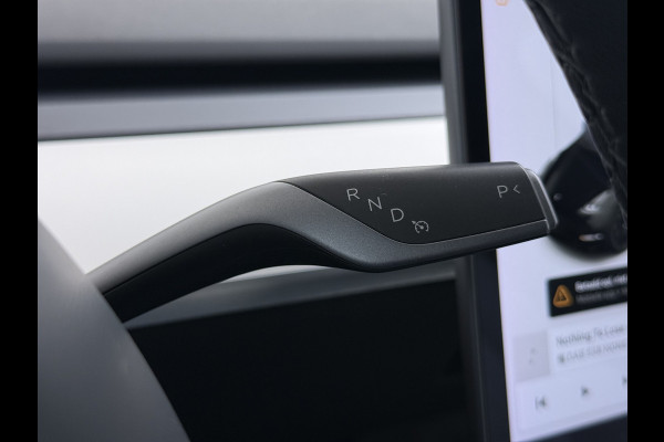 Tesla Model Y Long Range AWD 514pk SOH 85% Warmtepomp 20" Lmv Ivoor Leer Panoramadak Matrix-LED Autopilot Elektr.Stuur+Stoel+Verwarmd Navi Ecc Camera's Elektr.AchterKlep Parkeer Assistent Sentry-Mode Privacyglas Bluetooth Dodehoek detector Connected services Origineel Nederlandse Auto Batterij en Motorgarantie tot 23-12-2029/192.000km