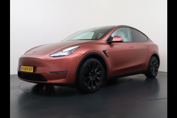 Tesla Model Y Long Range AWD 514pk SOH 85% Warmtepomp 20" Lmv Ivoor Leer Panoramadak Matrix-LED Autopilot Elektr.Stuur+Stoel+Verwarmd Navi Ecc Camera's Elektr.AchterKlep Parkeer Assistent Sentry-Mode Privacyglas Bluetooth Dodehoek detector Connected services Origineel Nederlandse Auto Batterij en Motorgarantie tot 23-12-2029/192.000km