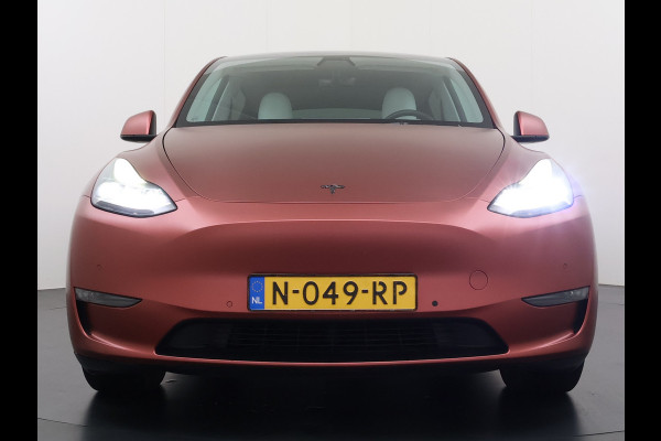 Tesla Model Y Long Range AWD 514pk SOH 85% Warmtepomp 20" Lmv Ivoor Leer Panoramadak Matrix-LED Autopilot Elektr.Stuur+Stoel+Verwarmd Navi Ecc Camera's Elektr.AchterKlep Parkeer Assistent Sentry-Mode Privacyglas Bluetooth Dodehoek detector Connected services Origineel Nederlandse Auto Batterij en Motorgarantie tot 23-12-2029/192.000km