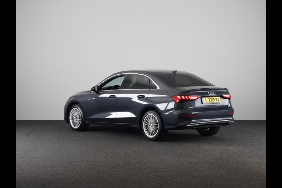 Audi A3 Limousine 30 TFSI Business edition 110pk | Navigatie | Climatronic | Parkeersensoren voor en achter | Matrix koplampen