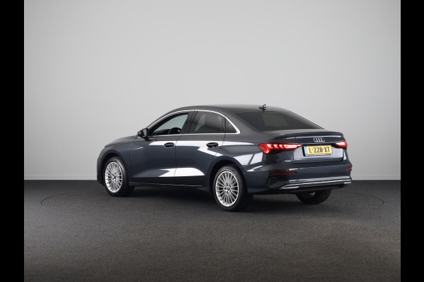 Audi A3 Limousine 30 TFSI Business edition 110pk | Navigatie | Climatronic | Parkeersensoren voor en achter | Matrix koplampen