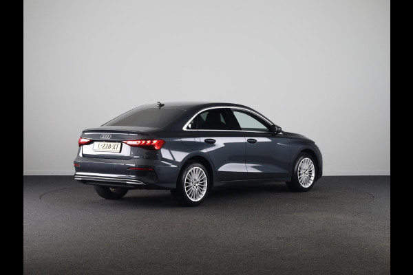 Audi A3 Limousine 30 TFSI Business edition 110pk | Navigatie | Climatronic | Parkeersensoren voor en achter | Matrix koplampen