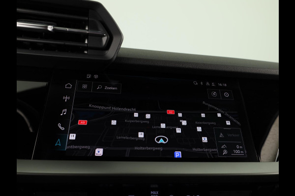Audi A3 Limousine 30 TFSI Business edition 110pk | Navigatie | Climatronic | Parkeersensoren voor en achter | Matrix koplampen