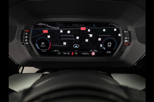 Audi A3 Limousine 30 TFSI Business edition 110pk | Navigatie | Climatronic | Parkeersensoren voor en achter | Matrix koplampen