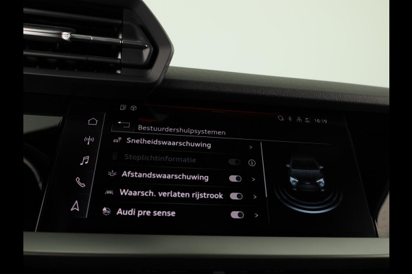 Audi A3 Limousine 30 TFSI Business edition 110pk | Navigatie | Climatronic | Parkeersensoren voor en achter | Matrix koplampen