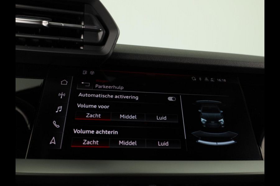 Audi A3 Limousine 30 TFSI Business edition 110pk | Navigatie | Climatronic | Parkeersensoren voor en achter | Matrix koplampen