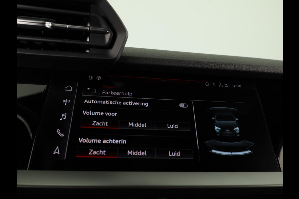 Audi A3 Limousine 30 TFSI Business edition 110pk | Navigatie | Climatronic | Parkeersensoren voor en achter | Matrix koplampen