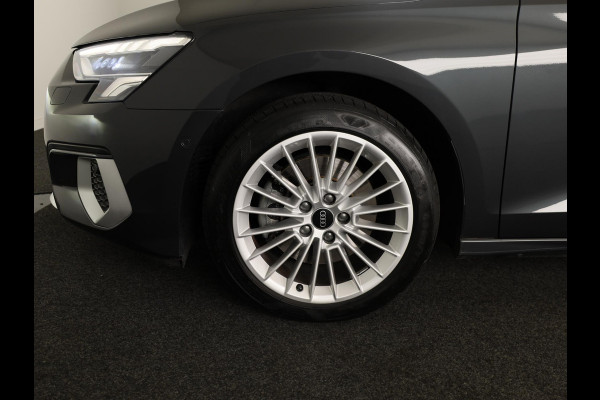 Audi A3 Limousine 30 TFSI Business edition 110pk | Navigatie | Climatronic | Parkeersensoren voor en achter | Matrix koplampen